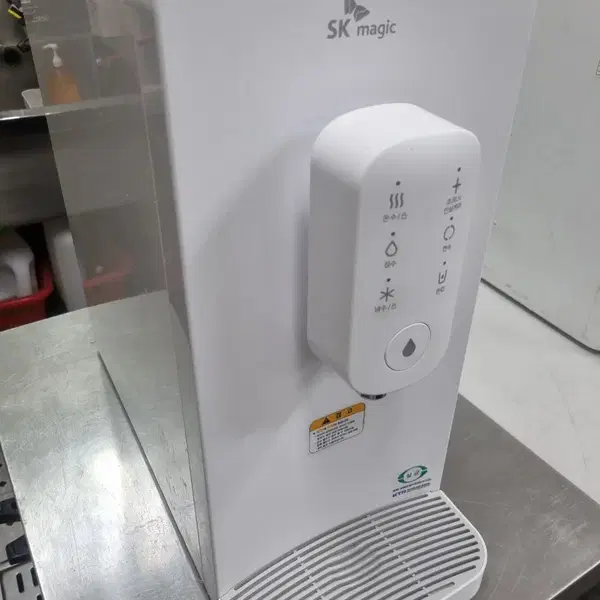 SK매직 직수정수기 화이트..어디든 잘 어울립니다. - 8번째 이미지