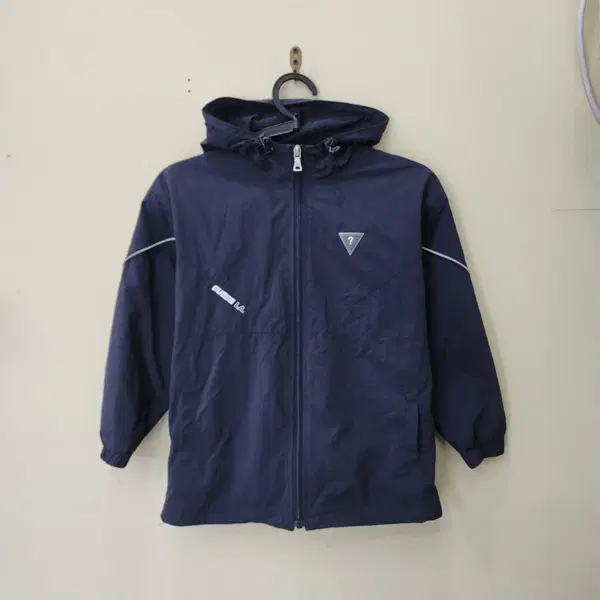 [130] GUESS 후드 점퍼 네이비